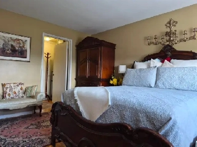 Furnished Room  in a Rockcliffe Park Area Image# 1