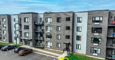 104-50 Lian St., 2Bed   Den, First Floor, Available October 1! Image# 1