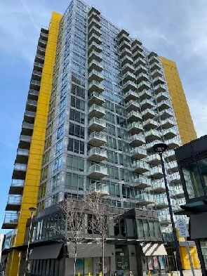 Location!Brentwood Bright & Spacious 2BR Corner | Walk2 UofC,BUS Image# 1