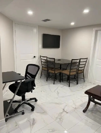1 Bed 1 Bath Apartment Image# 1