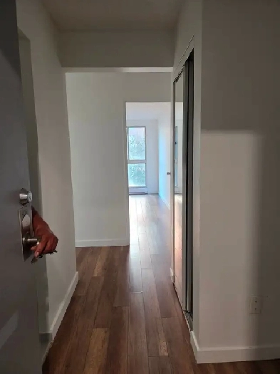 Newly renovated 4.5 in Cote St-Luc Image# 1