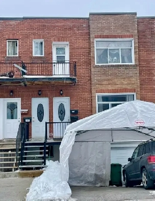 Two rooms in a shared 6 ½ unit near Metros available now Image# 1