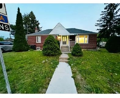 3 BEDROOM MAIN FLOOR OF A DETACHED BUNGALOW HOUSE UP FOR RENT Image# 1