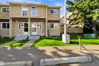 FULLY RENOVATED 4 bedroom corner unit - 350 CLAREVIEW RD NW Image# 1