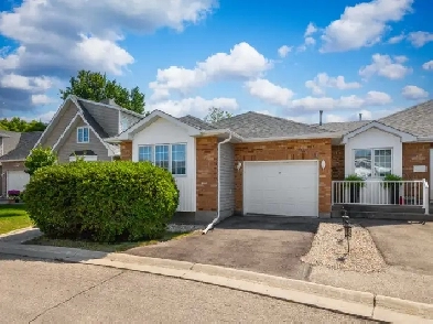 Meticulously maintained 2bdrm bng-style condo w/ full basement! Image# 1