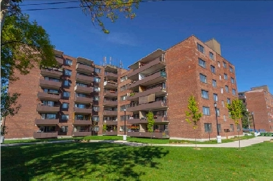 Superbe 4 ½ lumineux près de tous les services à Dorval Image# 1