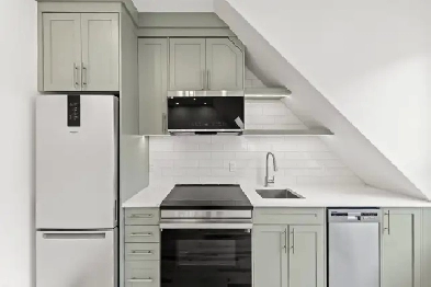 East York 1 BR Apartment near Coxwell subway $2100 incl. util. Image# 1