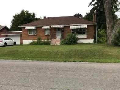 Algonquin College- House to rent for student group Image# 1