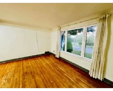 3 BEDROOM MAIN FLOOR FOR RENT|| 2 PARKING SPACE|| PRIME LOCATION Image# 1