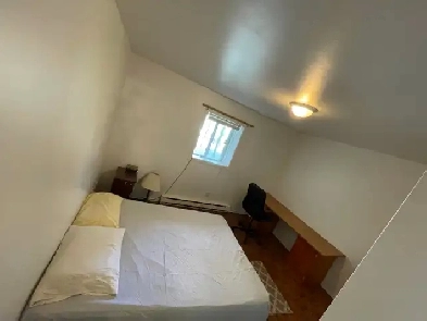 Grande chambre à louer Image# 1