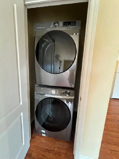 Spacious 2 bedroom unit with washer patio with roof for Oct 1st Image# 1