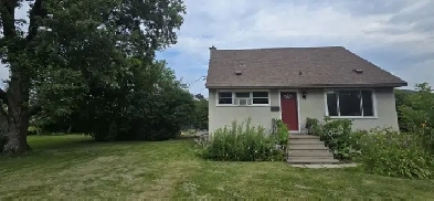 4 Bed / 2 Bath , Full House for Rent – Near Algonquin College Image# 1