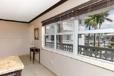 Condo à Louer – Ambassador South sur A1A Hallandale Beach – FL Image# 1