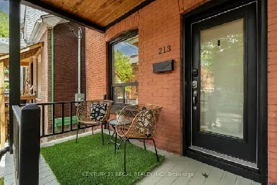 Beautiful 4 Bedroom 3 Bathroom House in South Riverdale Image# 1