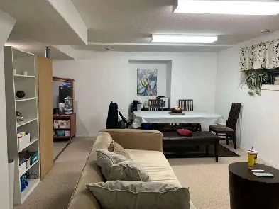 3 beds, 1 bath Basement, $1100, 5 min walk to SW Shawnessy Ctrai Image# 1