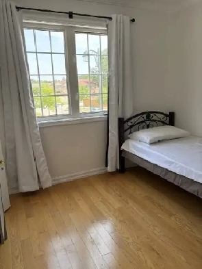 Bright Furnished Room for Rent – Scarborough (Morningside & F Image# 1